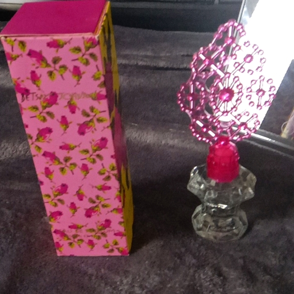 Betsey Johnson perfume - Picture 4 of 5